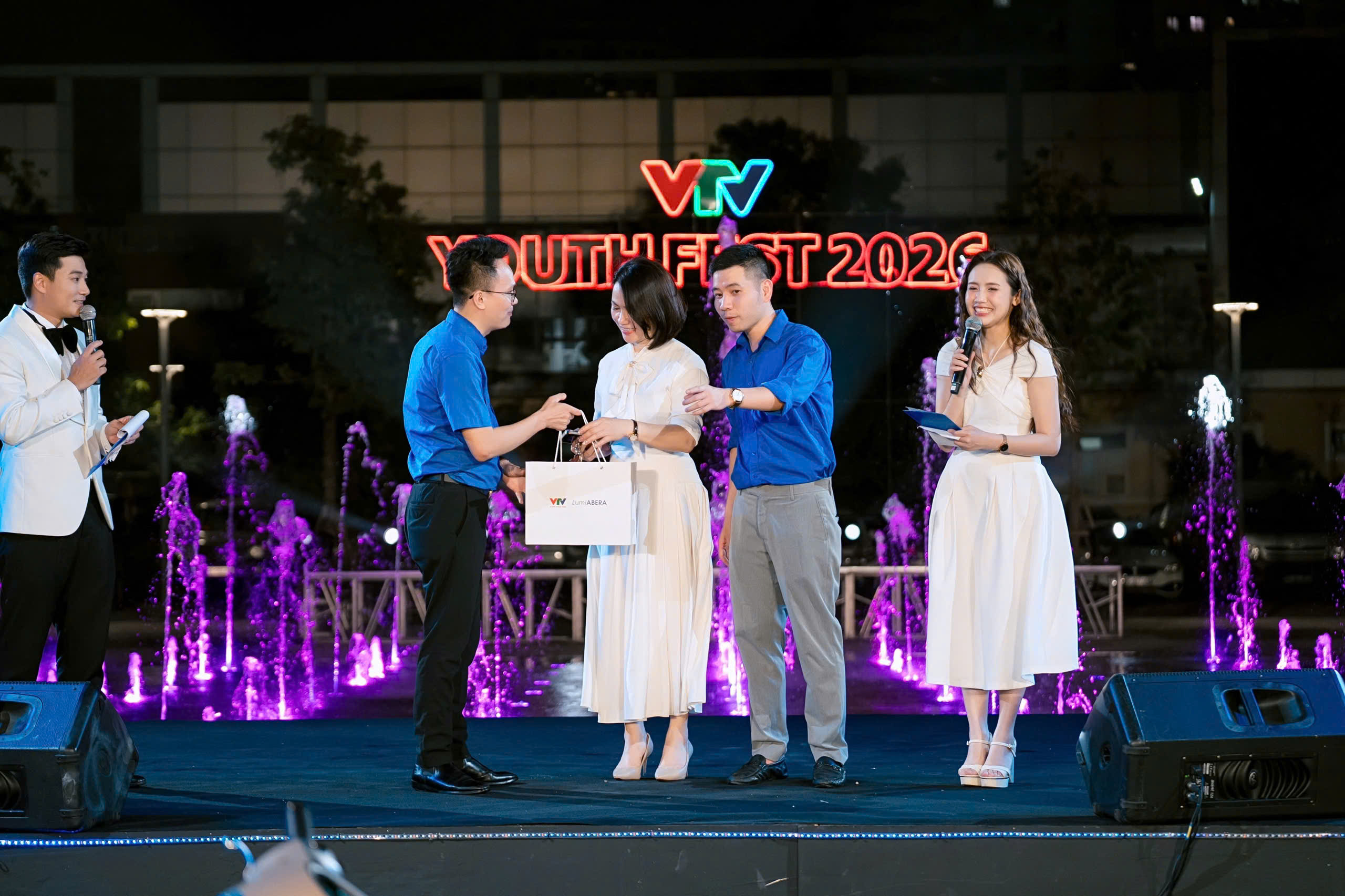 thanh-xuan-tren-tung-canh-song-va-dau-an-dong-hanh-cua-lumiabera-2.jpg