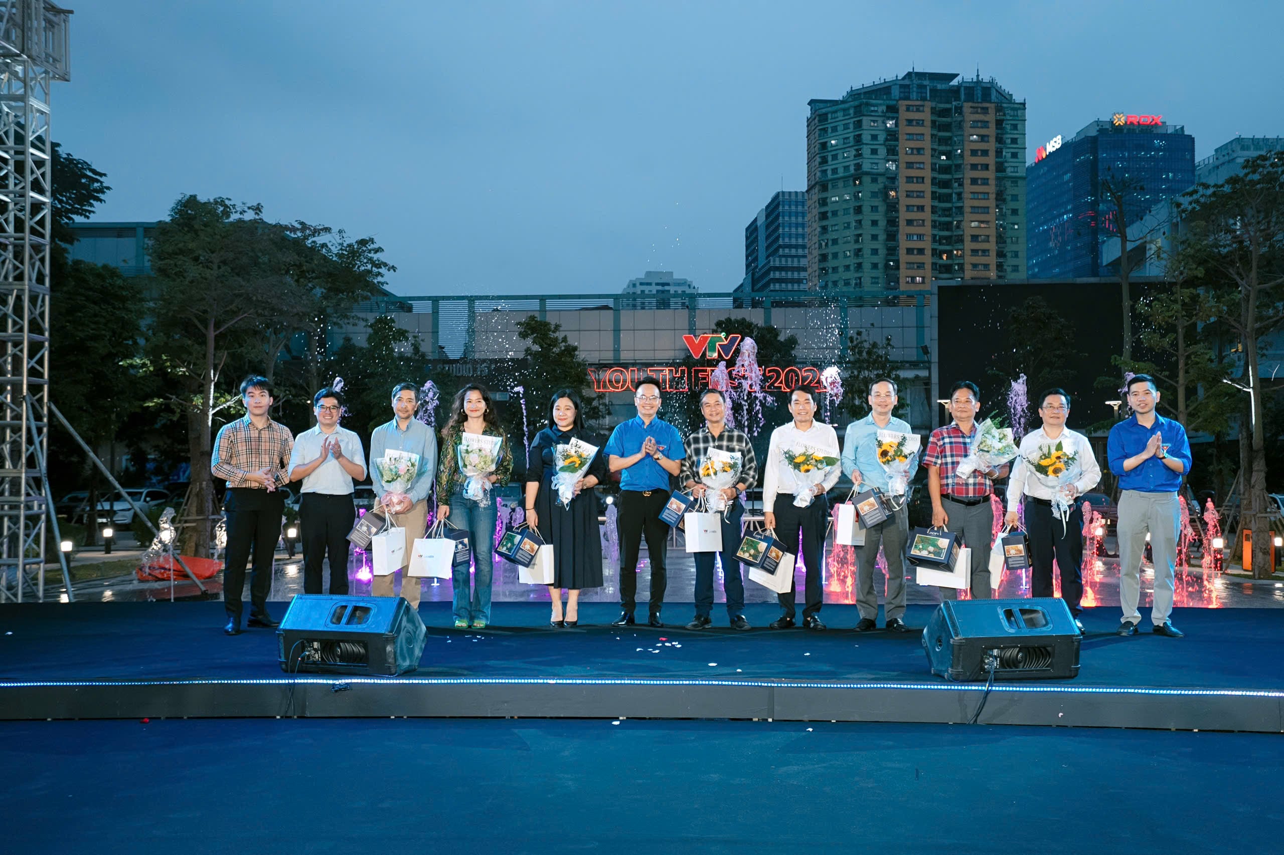 thanh-xuan-tren-tung-canh-song-va-dau-an-dong-hanh-cua-lumiabera-4.jpg