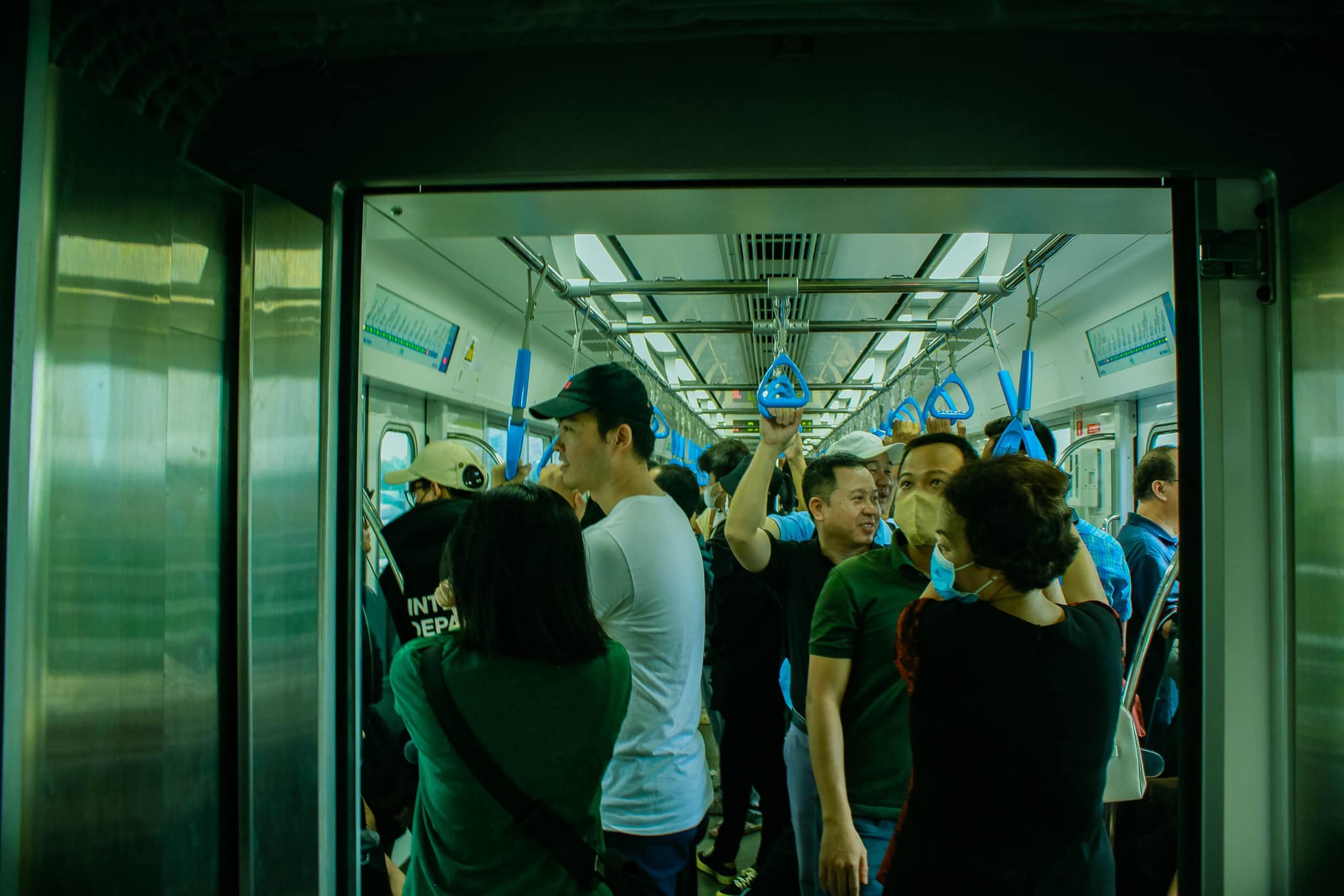 Metro - transporte feliz