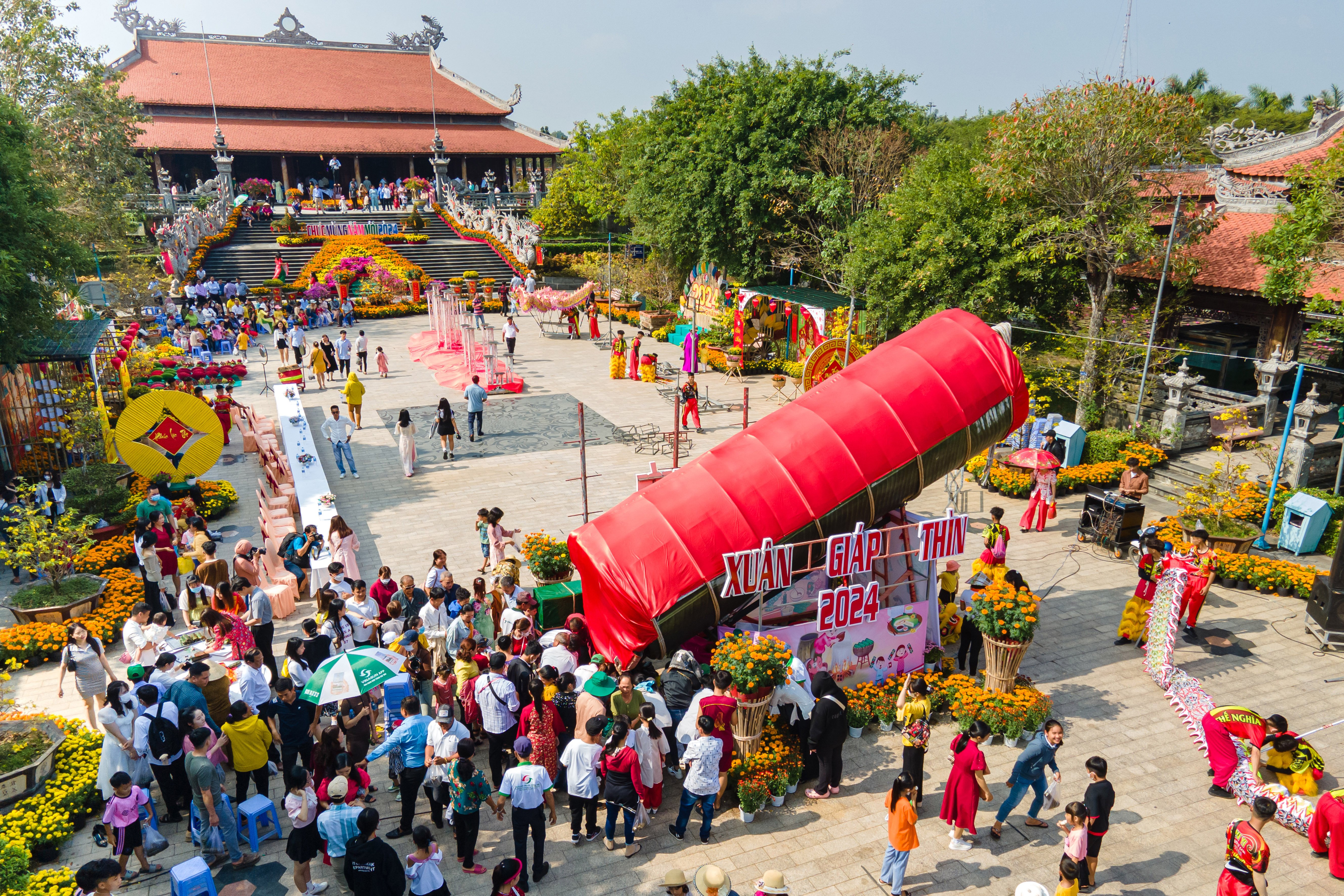 เปิดงาน Banh Tet ของเวียดนามที่เขตวัฒนธรรม Phuong Nam อำเภอ Lap Vo จังหวัด Dong Thap