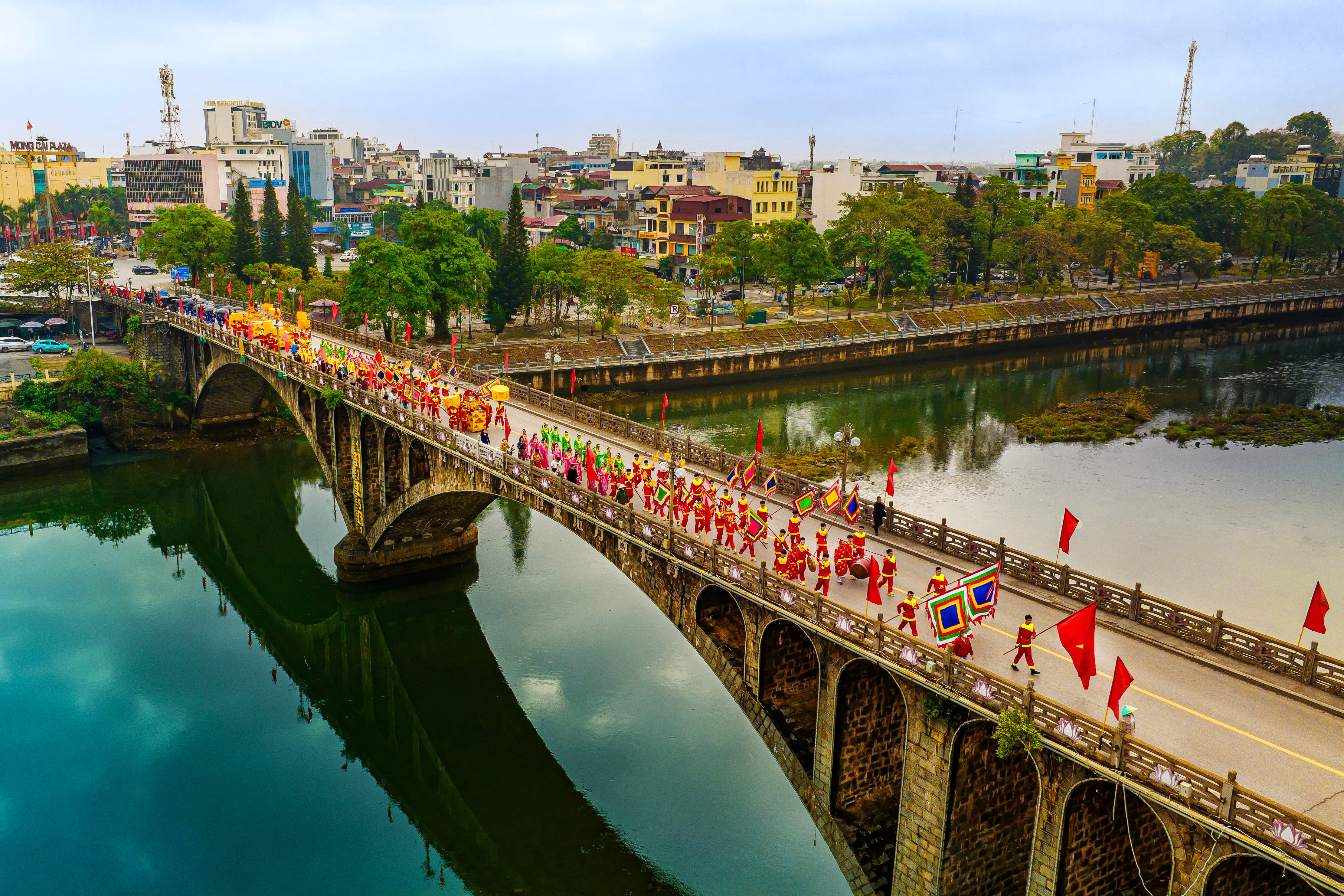 Rước kiệu nghênh thần