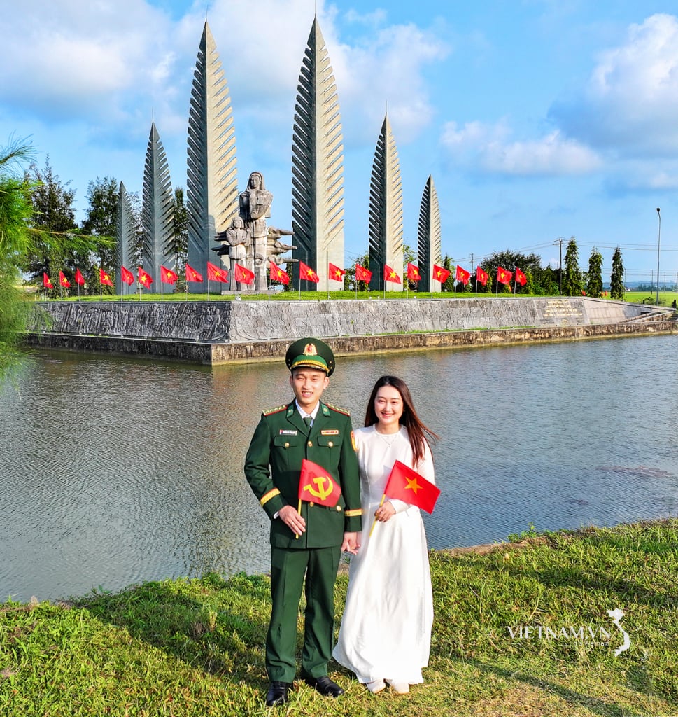 រីករាយ