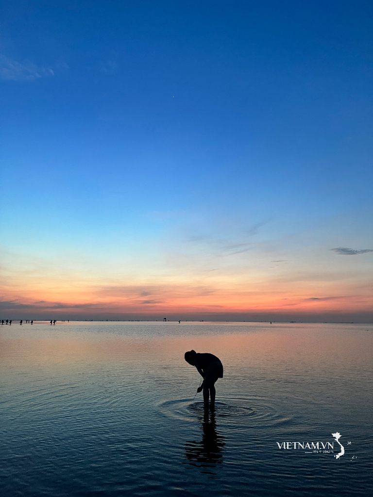 ព្រឹកព្រលឹមគ្មានកំណត់