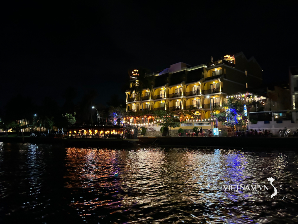 Noite no Rio Hoai