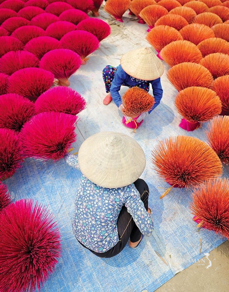 làm nhang truyền thống việt nam