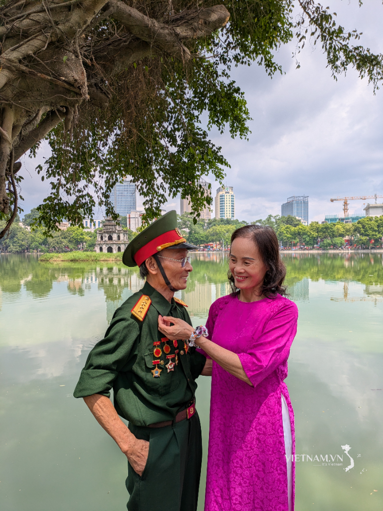 Lykken til onkel Hos soldat og den gamle Hanoi-jenta på 80-årsjubileet for nasjonaldagen 2. september