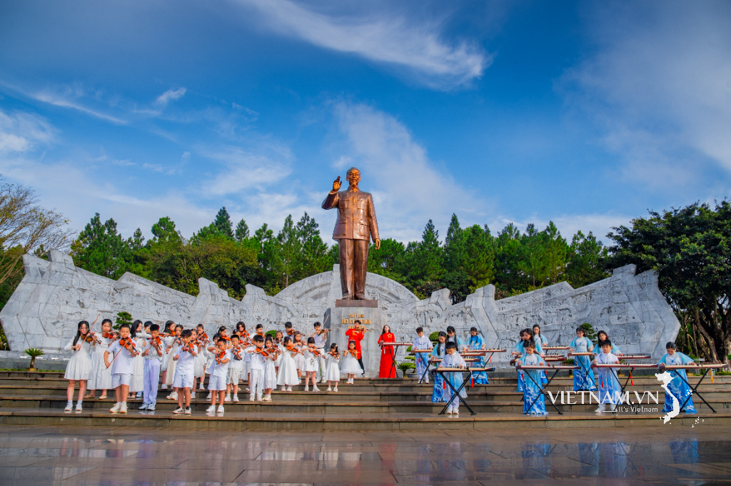 Concerto to celebrate the 80th anniversary of National Day