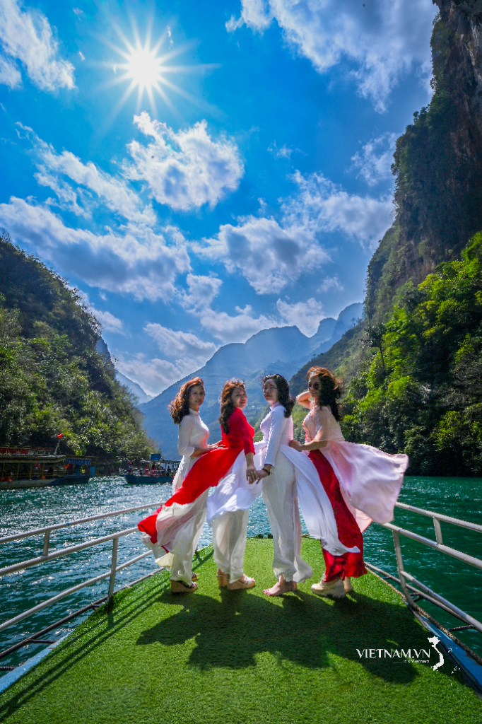 នៅលើទន្លេ Nho Que
