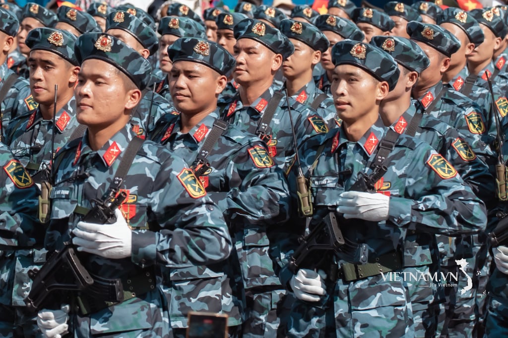 Đi Giữa Hòa Bình-3