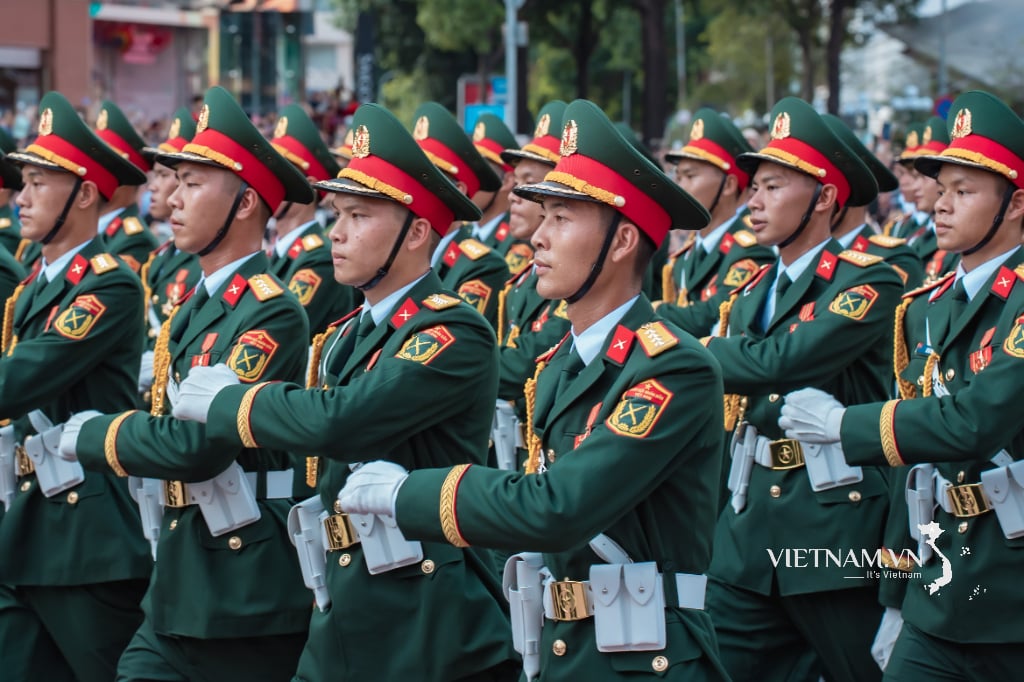 Đi Giữa Hòa Bình-8