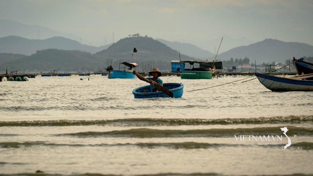 ភូមិនេសាទ ថ្ងៃលិច-៥