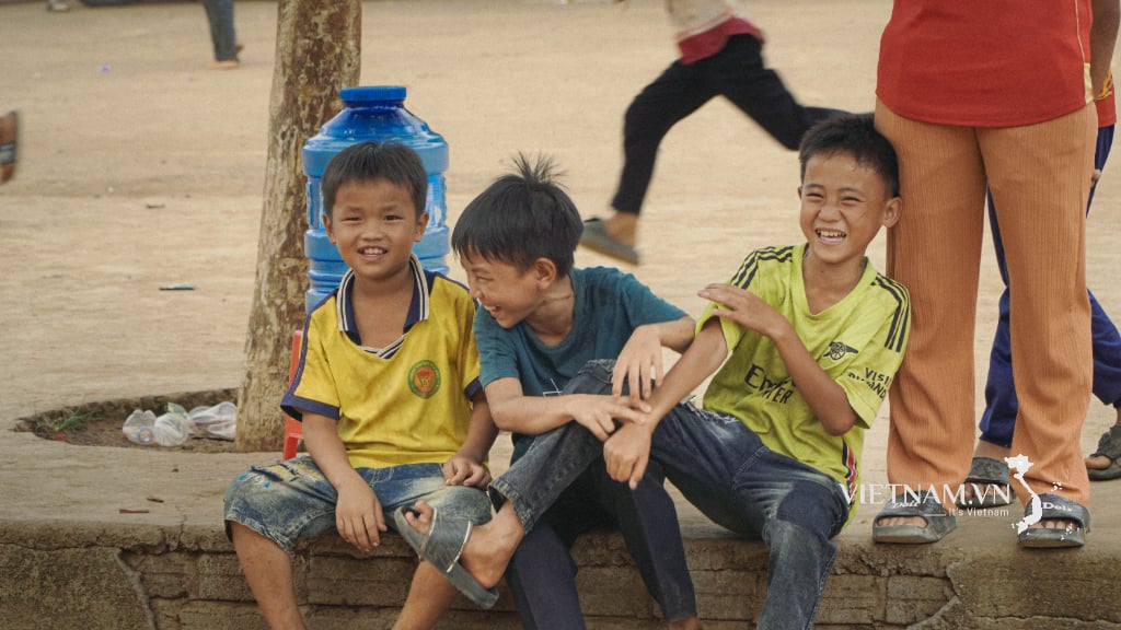 HAPPINESS IS IN SMALL MOMENTS-1