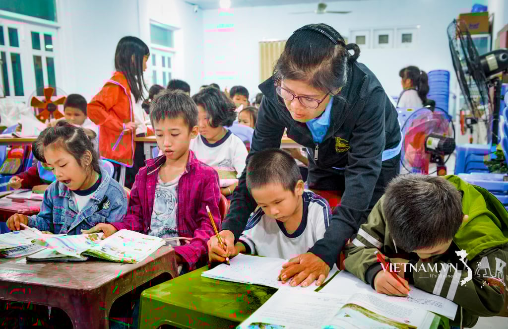 KIND MOTHER OF FOREIGN CHILDREN-4