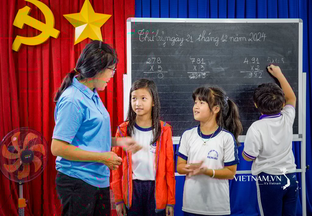 KIND MOTHER OF FOREIGN CHILDREN-6