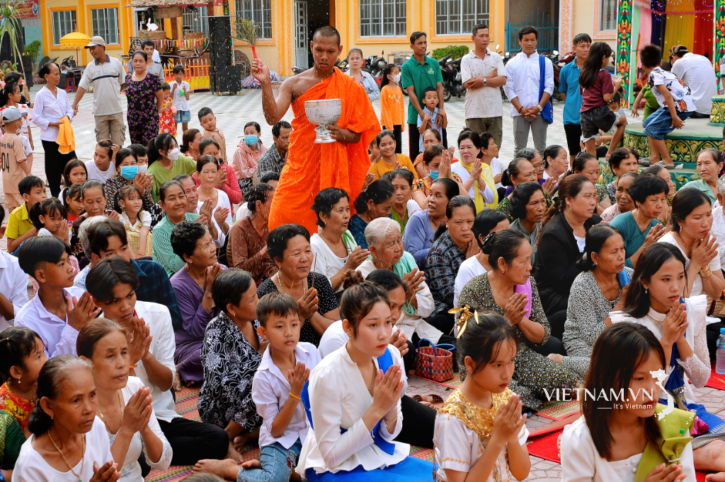 Tết cổ truyền Chol Chnam Thmay của đồng bào Khmer Nam Bộ-8