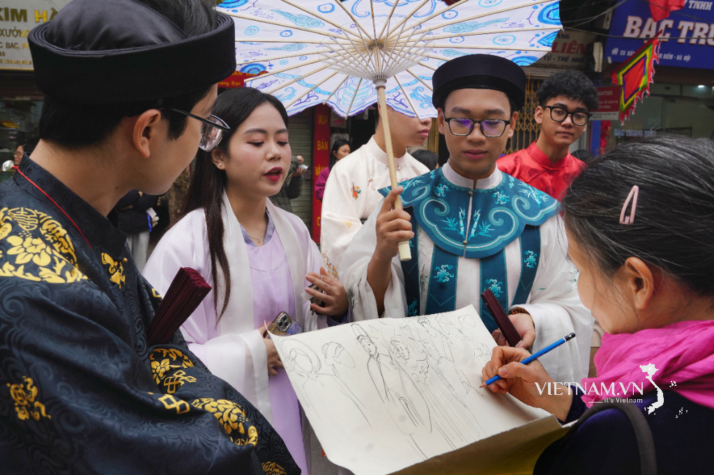 Trào lưu người trẻ Việt tìm về với cổ phục – tiềm năng xây dựng công nghiệp văn hóa từ các giá trị truyền thống-5