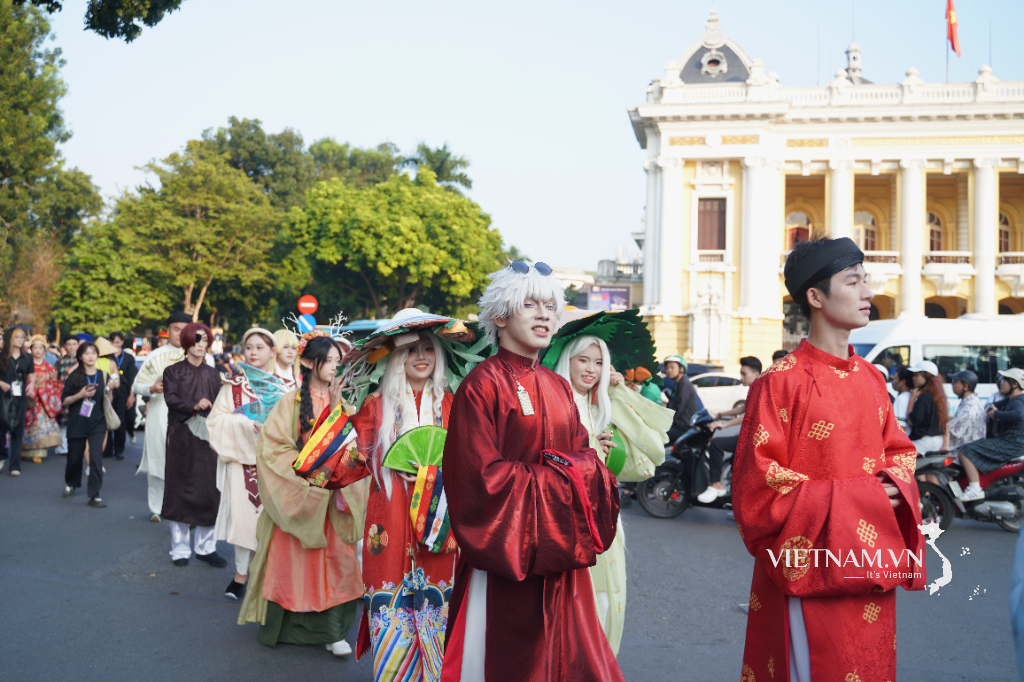 Trào lưu người trẻ Việt tìm về với cổ phục – tiềm năng xây dựng công nghiệp văn hóa từ các giá trị truyền thống-9