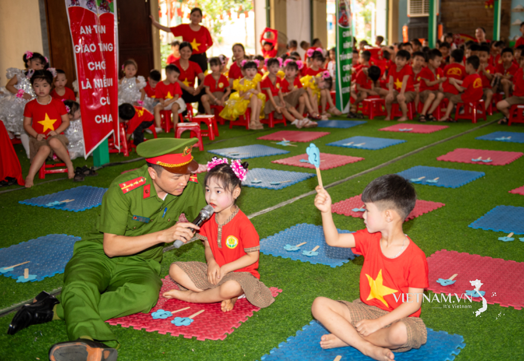 Bé với An toàn Giao thông-7