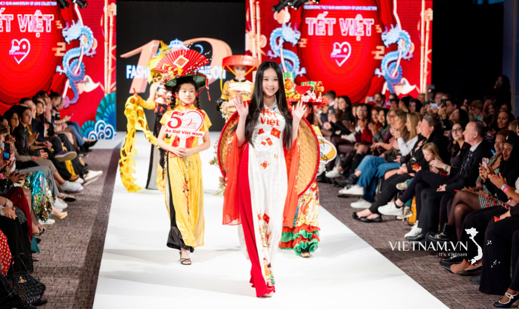 Tet vietnamita (Año Nuevo Lunar) en la pasarela de moda de Londres.