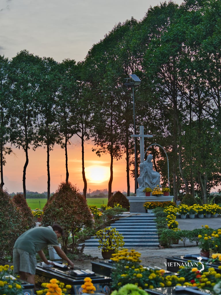 Faith and Flowers: The 2nd Day of Tet