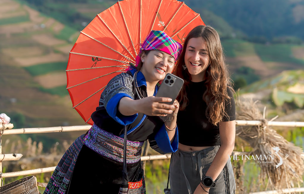 Nụ cười kết nối