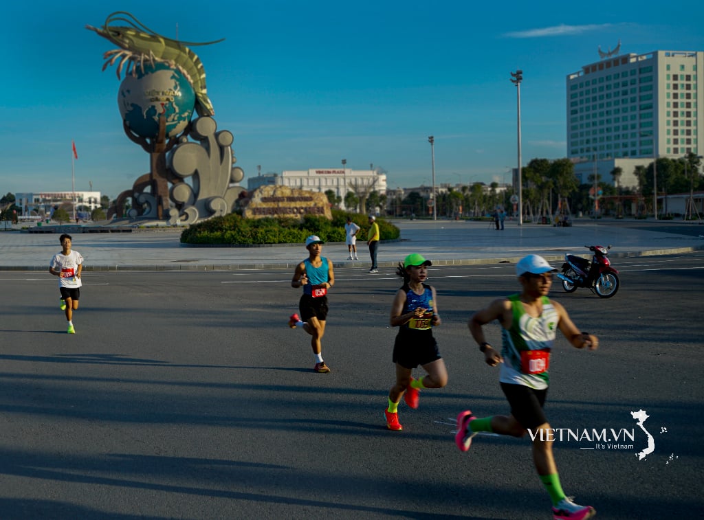 giải marathon Cà Mau