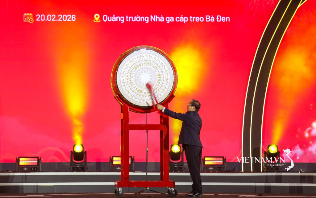 Sắc xuân đêm khai hội núi Bà Đen-2