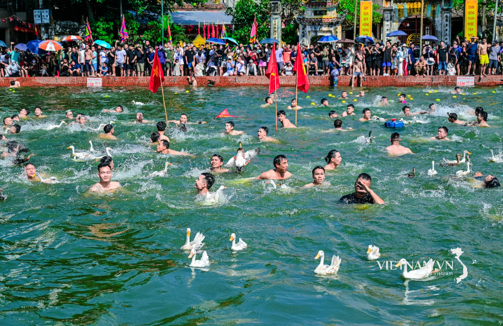 A TRIEU KHUC FALUFESZTIVÁL SZÍNEI -2