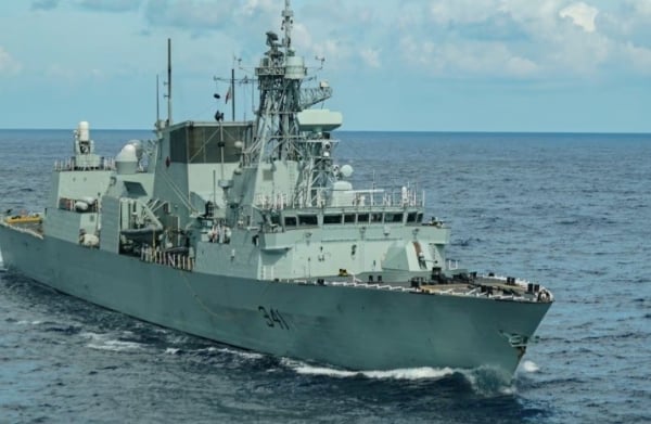 China suddenly 'turns around', changes attitude towards Canadian warship in the East Sea