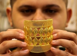 Gold price today December 24, 2024: Domestic and world gold prices are in opposite directions, trading is 'thin', BRICS cherishes plans