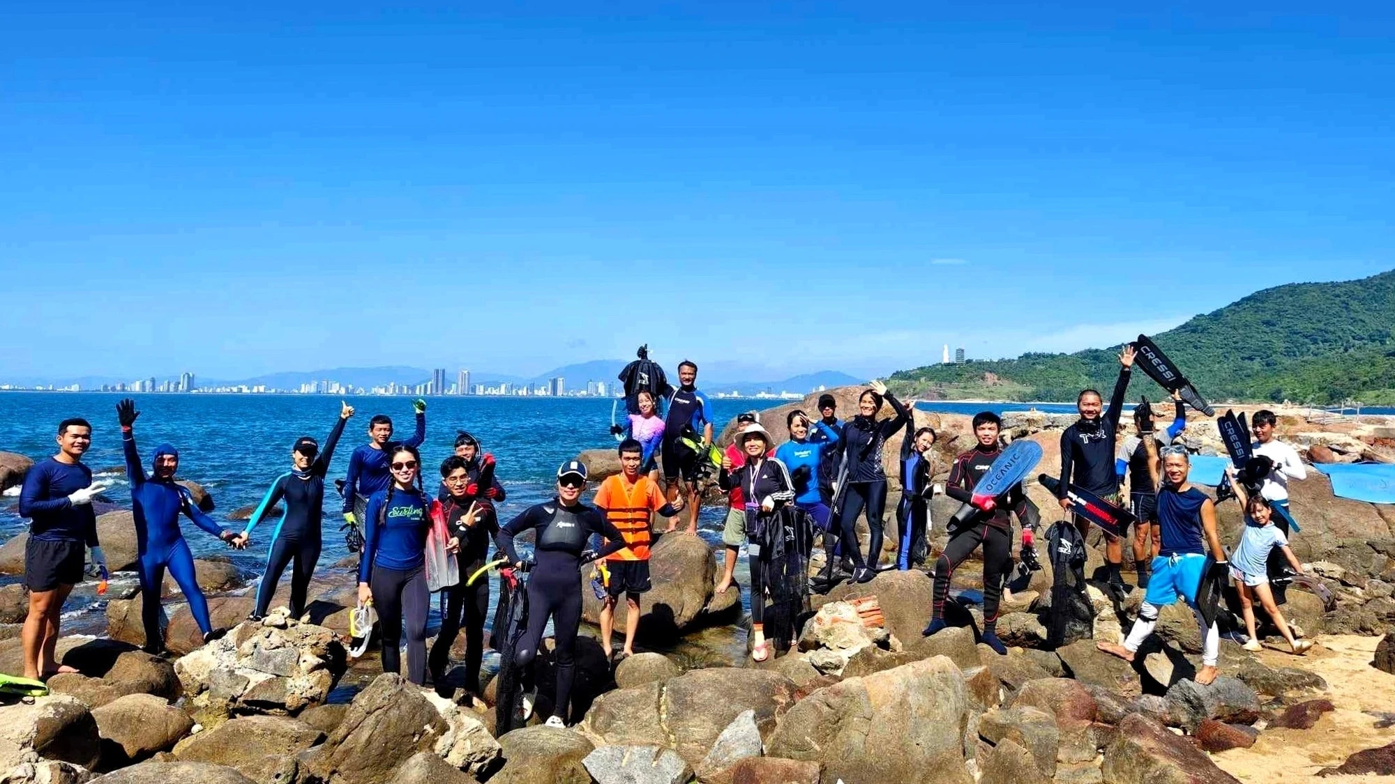 Explora el mágico océano con el turismo de buceo foto 6