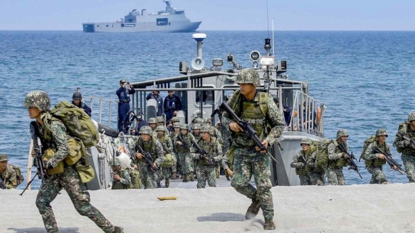 US conducts joint military exercises with Philippines in East Sea, China declares it will not ignore