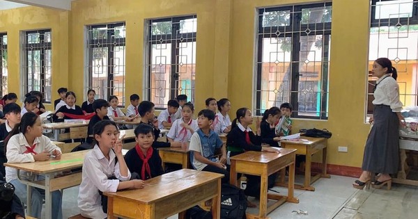 Many schools cannot open after floods, Ministry of Education and Training suggests solutions