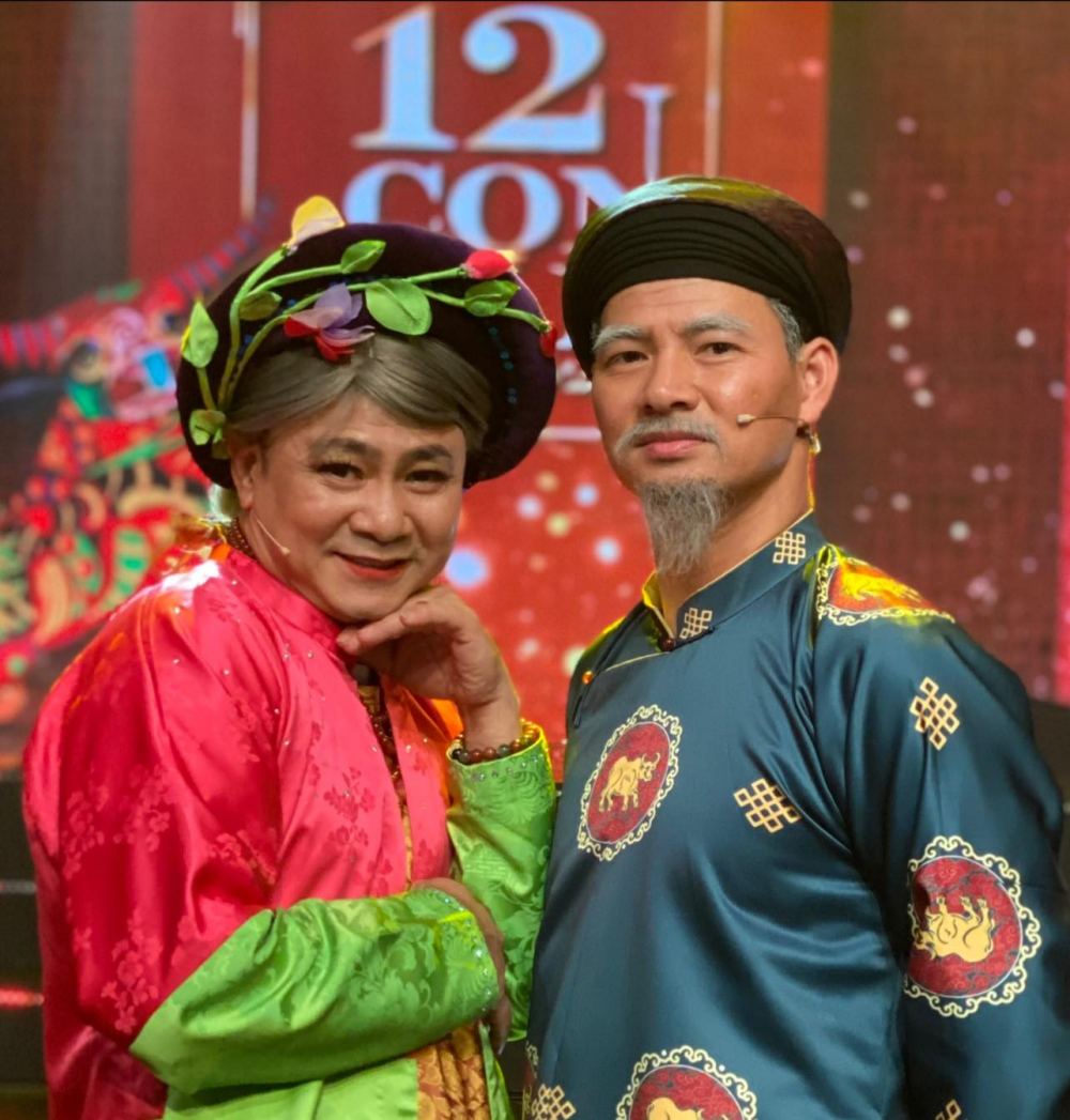 People's Artist Tu Long and People's Artist Xuan Bac have been close friends for many years. Photo: Facebook of the characters