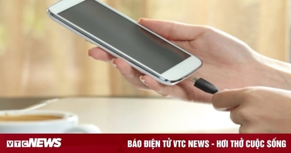 Quel pourcentage de batterie de téléphone dois-je charger ?