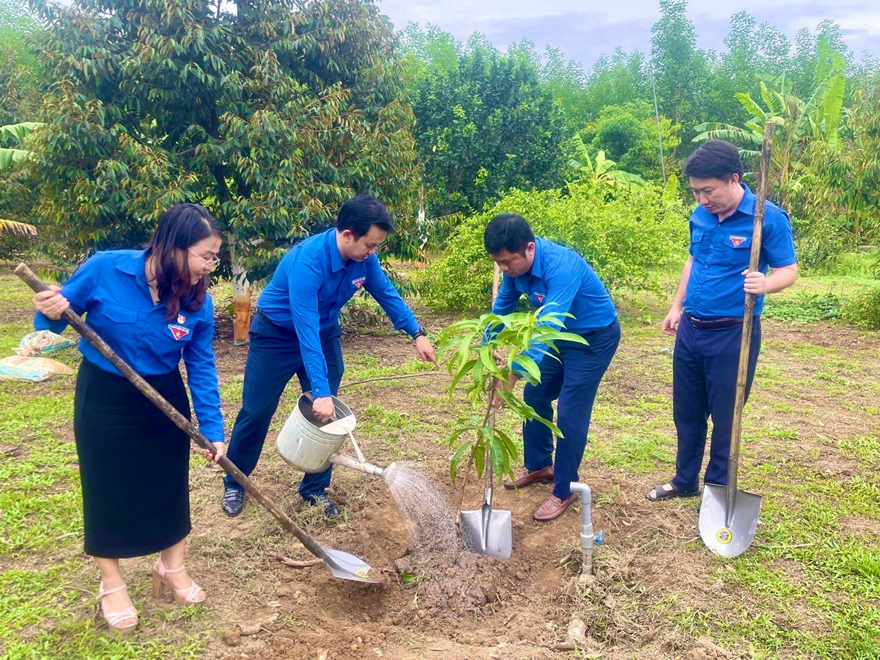 Tuổi trẻ Khánh Hòa xung kích đến vùng sâu, hải đảo ảnh 10