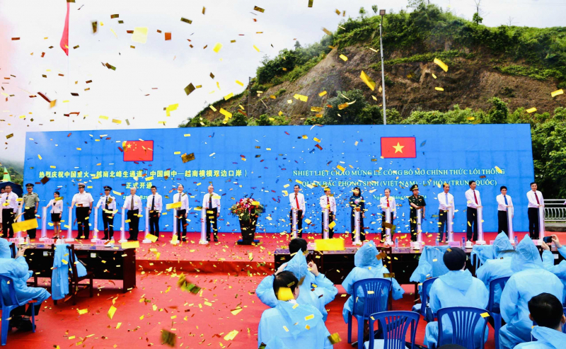 Ouverture officielle de la paire de postes-frontières bilatéraux Hoanh Mo - Dong Trung, dédouanement Bac Phong Sinh - Ly Hoa -0