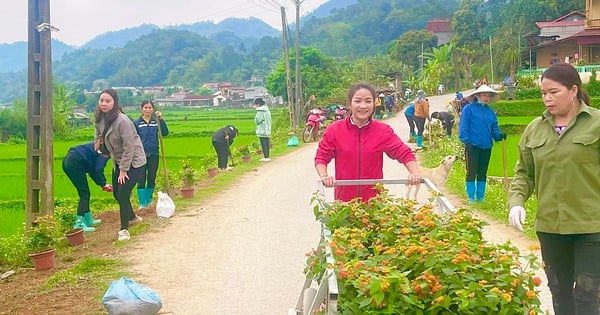 Punto brillante en nueva construcción rural en la comuna montañosa de Bac Kan