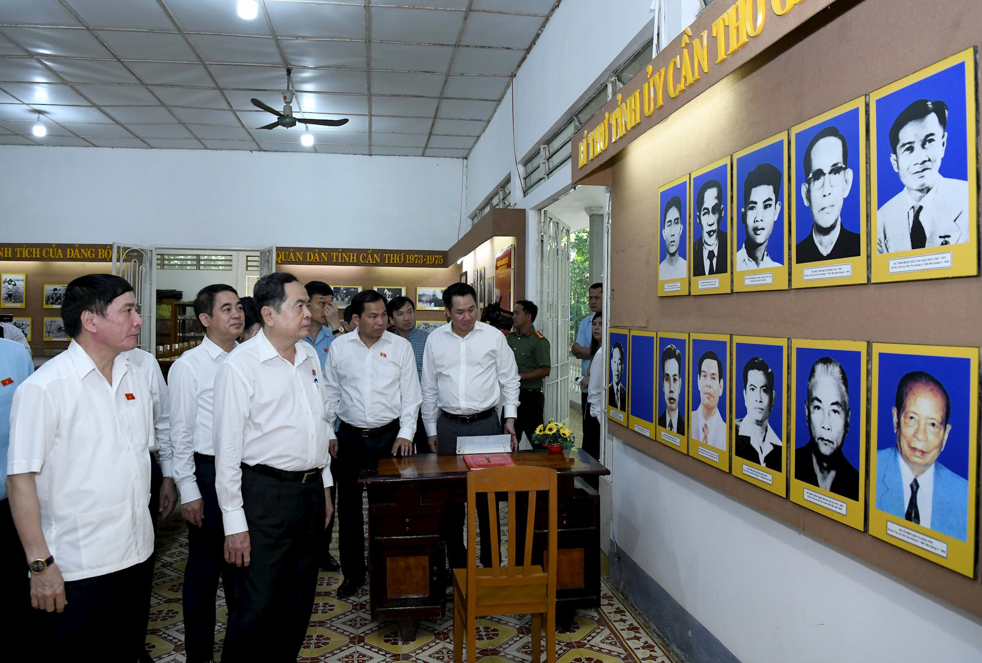 El presidente de la Asamblea Nacional, Tran Thanh Man, visita el sitio de reliquias de Can Cu en la provincia de Can Tho.2.jpg