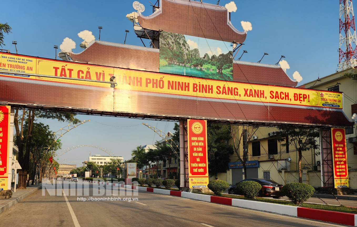 La police de la ville de Ninh Binh applique officiellement des amendes à partir du 19