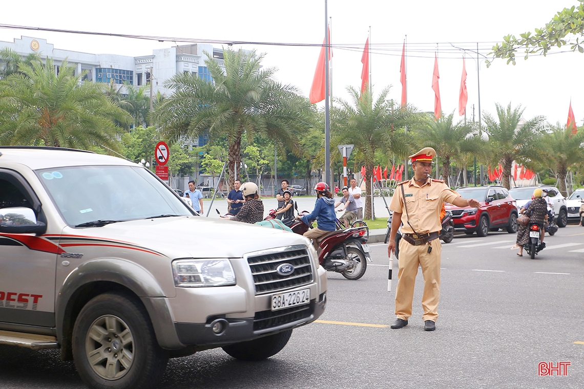 Acompañando a los estudiantes de Ha Tinh