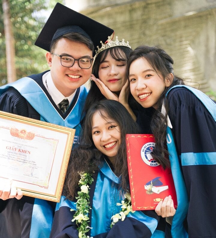 Viet Giang y su grupo de amigos estudian. (Foto cortesía)