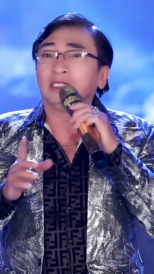 The golden voice in the bolero music industry has a peaceful marriage with a wife 24 years younger - Photo 6.