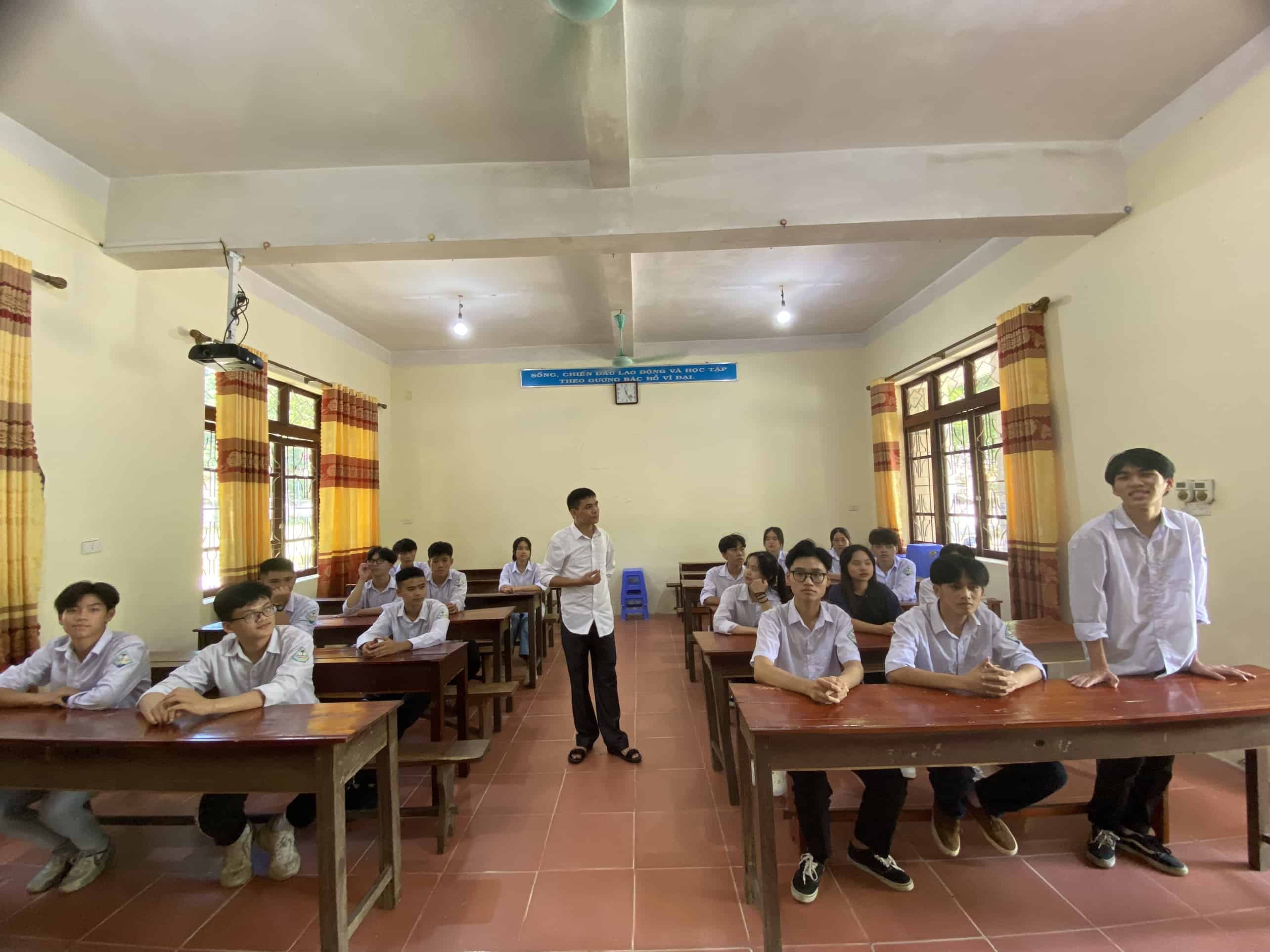 Muchos profesores están contando los días hasta que les aumenten el sueldo. Foto: Trang Ha