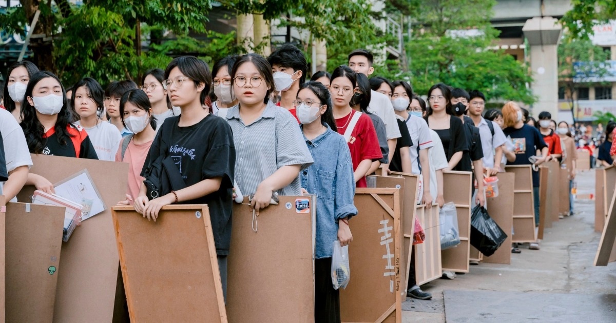 Le score de référence le plus élevé pour l'Université d'architecture de Hanoi est en... technologies de l'information