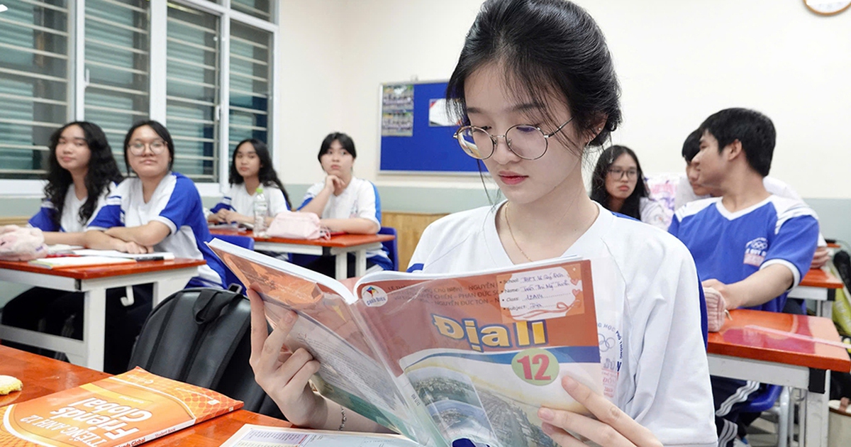 학생들이 올바른 과목과 졸업시험을 선택할 수 있도록 돕기 위해