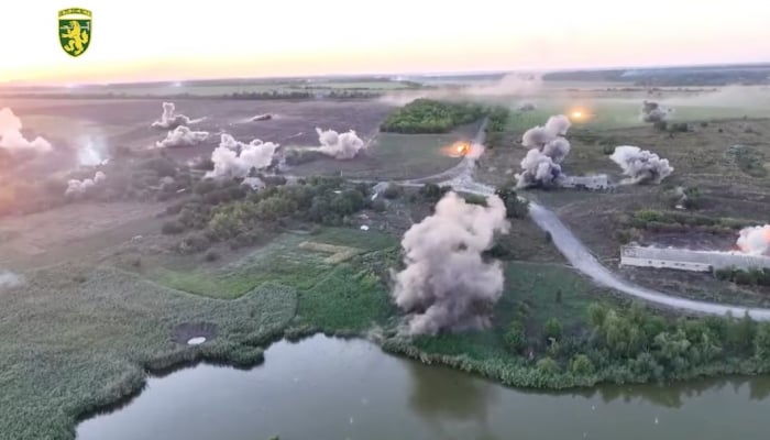 L'Ukraine publie une vidéo de l'attaque d'un pont flottant et des troupes russes à Koursk