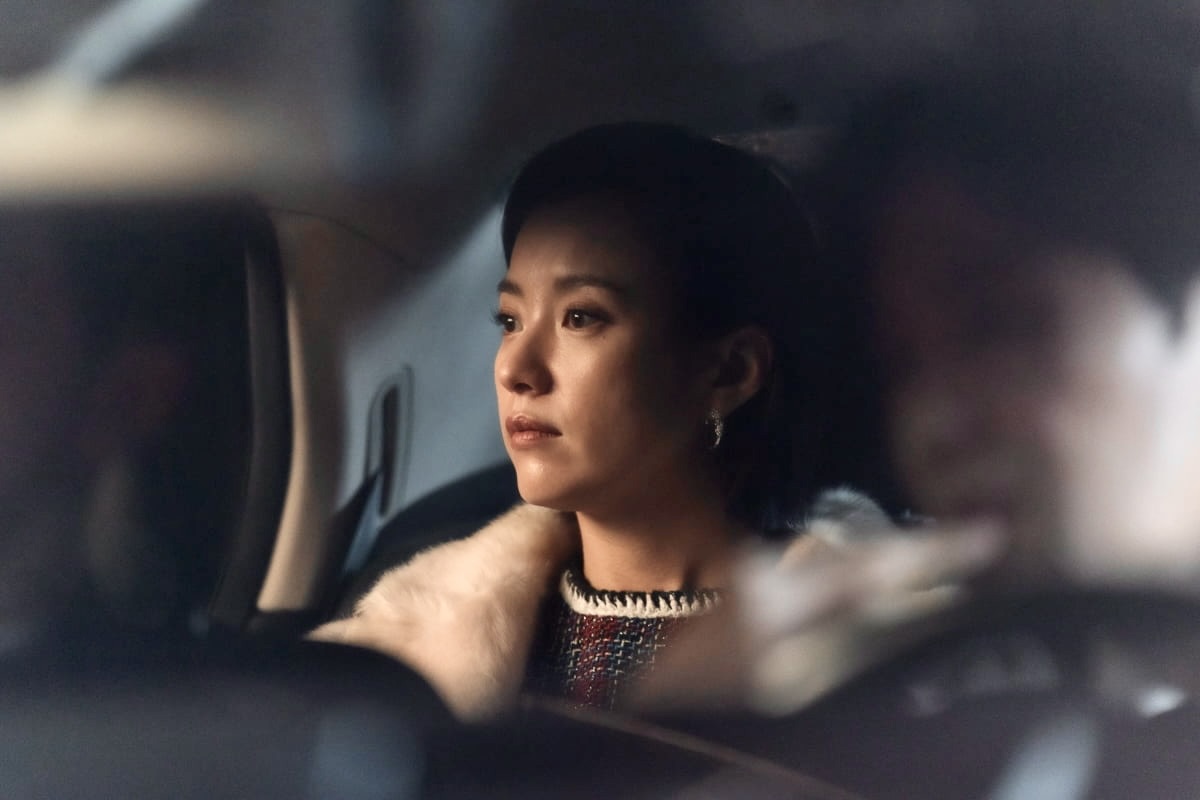 Han Hyo Joo được đạo diễn và quay phim khen ngợi về diễn xuất bằng ánh mắt. Ảnh: Nhà sản xuất