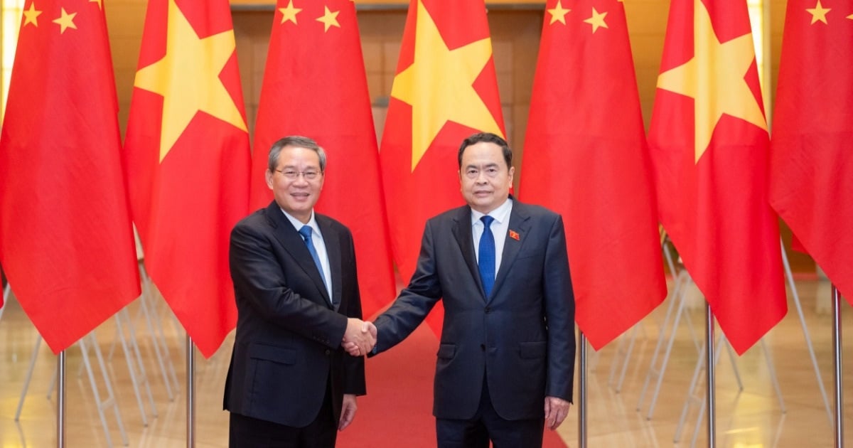 Vietnam and China are in a stage of profound and substantial development.