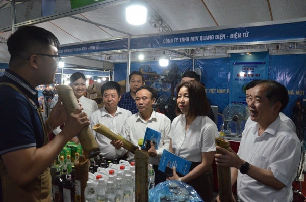 Eröffnung der Vietnam Export-oriented Goods Fair in Hanoi